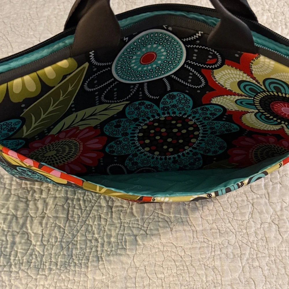 Vera Bradley Multicolor Floral Padded Laptop Bag, Zipped Closure, EUC - Picture 8 of 8